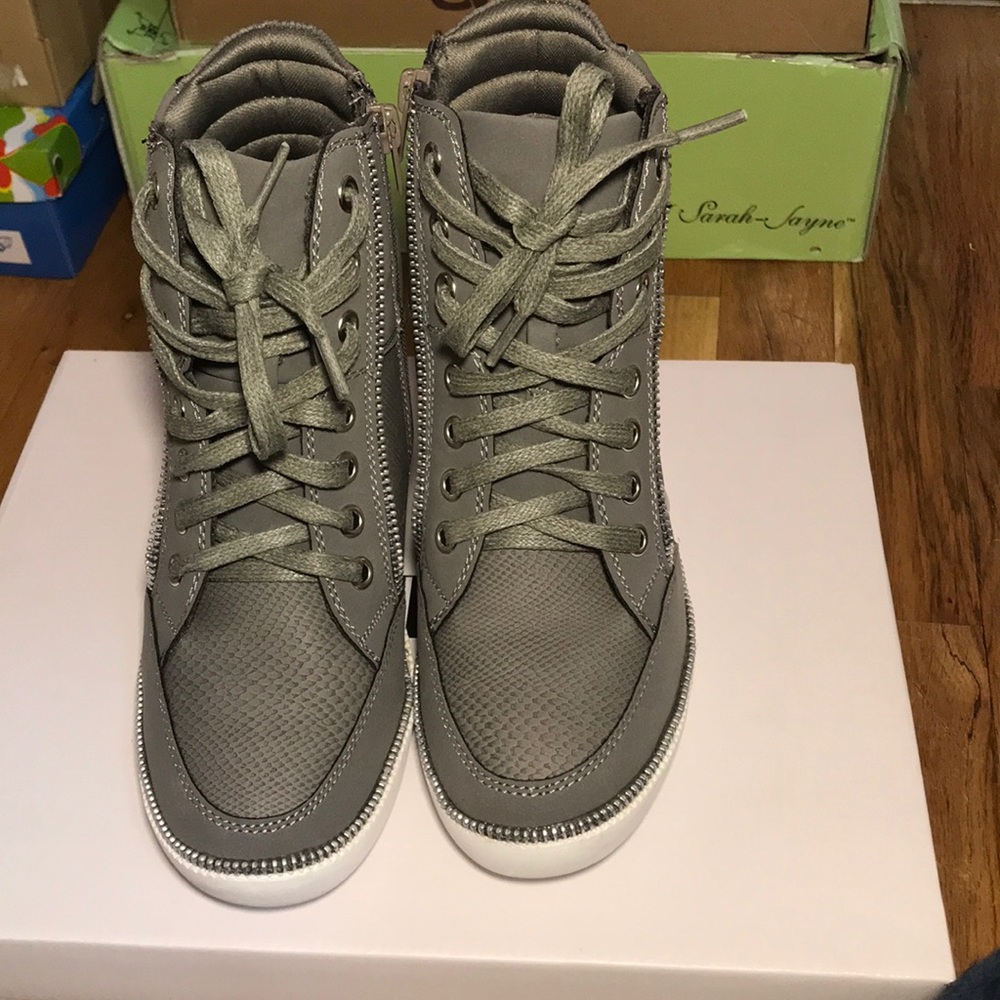 Heeled sneakers